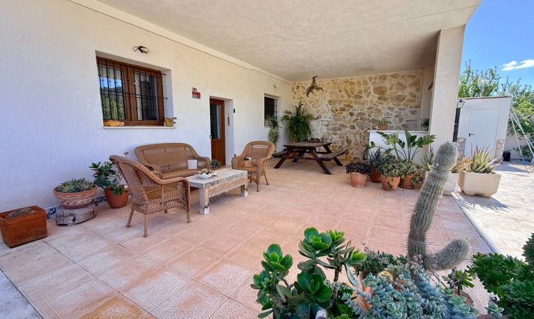 Sale - Villa -
Hondón de las Nieves - Hondón de las Nieves*