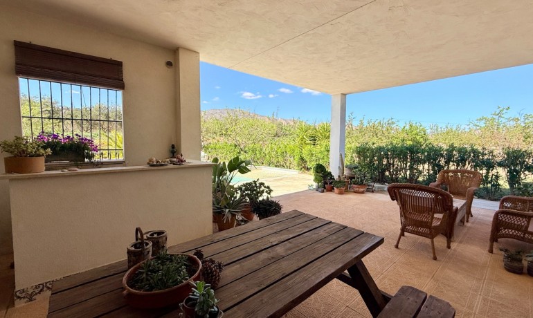 Sale - Villa -
Hondón de las Nieves - Hondón de las Nieves*