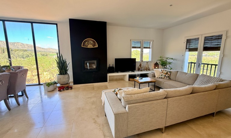 Sale - Villa -
Hondón de las Nieves - Hondón de las Nieves*