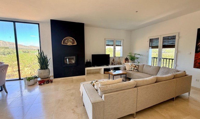 Sale - Villa -
Hondón de las Nieves - Hondón de las Nieves*