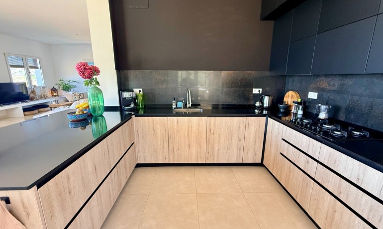 Sale - Villa -
Hondón de las Nieves - Hondón de las Nieves*