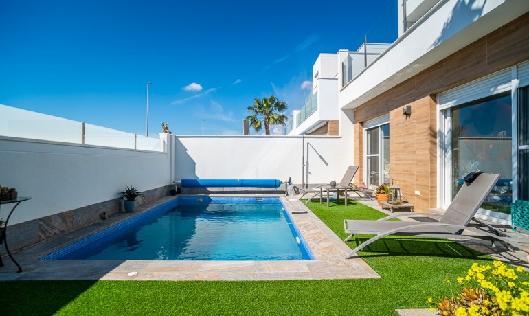 Revente - Villa -
Pilar de la Horedada*