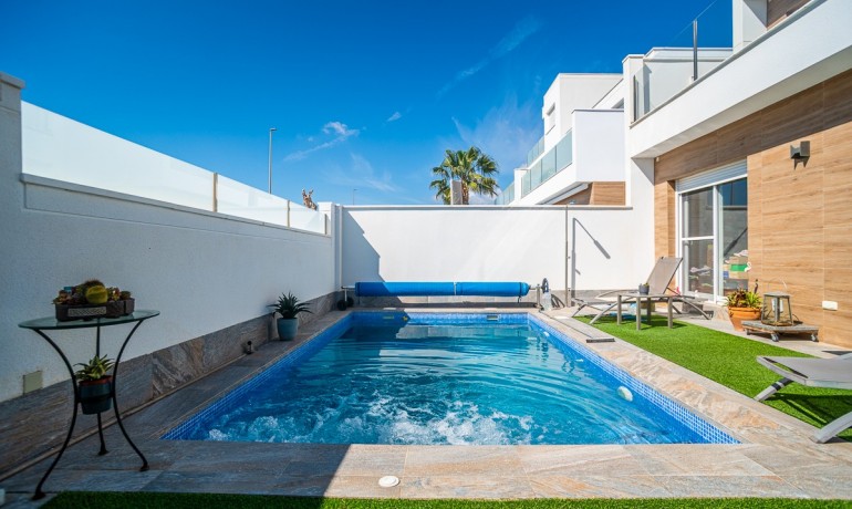 Revente - Villa -
Pilar de la Horedada*