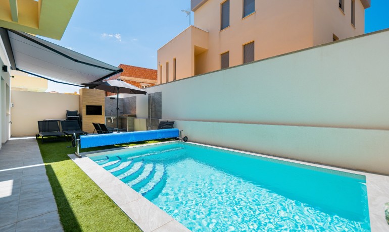 Venta - Villa -
Los Montesinos - La Herrada