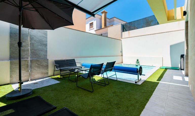 Venta - Villa -
Los Montesinos - La Herrada