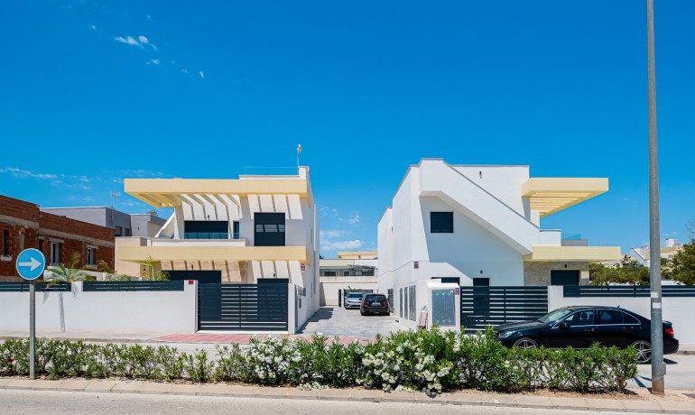 Venta - Villa -
Los Montesinos - La Herrada