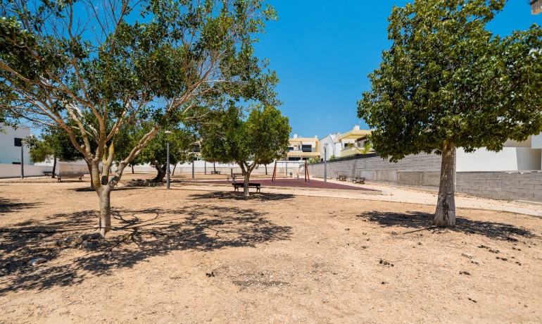 Venta - Villa -
Los Montesinos - La Herrada