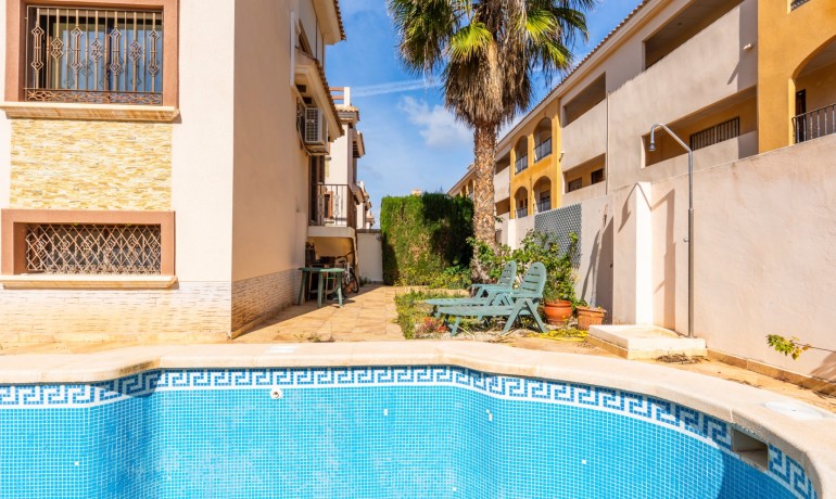 Sale - Villa -
Villamartín