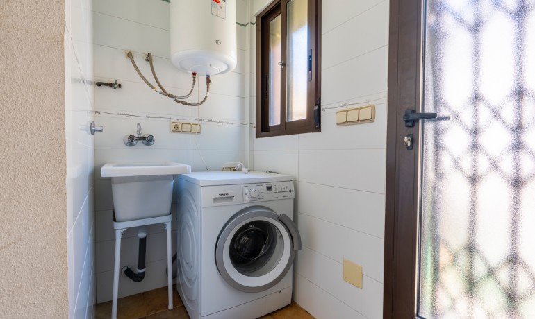 Sale - Villa -
Villamartín