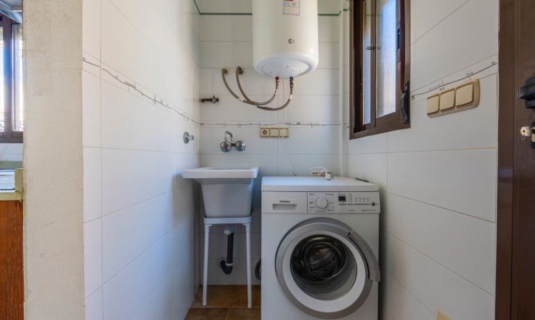 Sale - Villa -
Villamartín