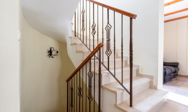 Sale - Villa -
Villamartín