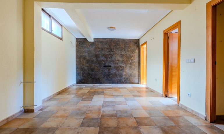 Sale - Villa -
Villamartín