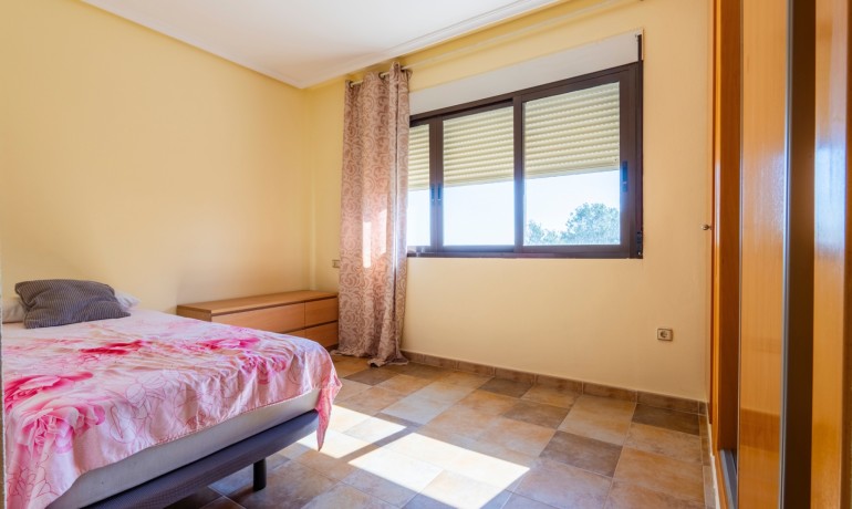 Sale - Villa -
Villamartín