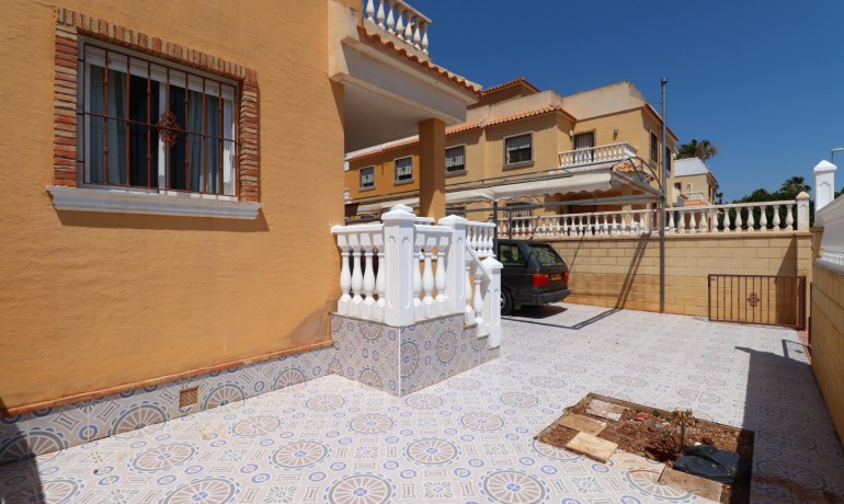 Venta - Casa -
Ciudad Quesada - Lo Marabu