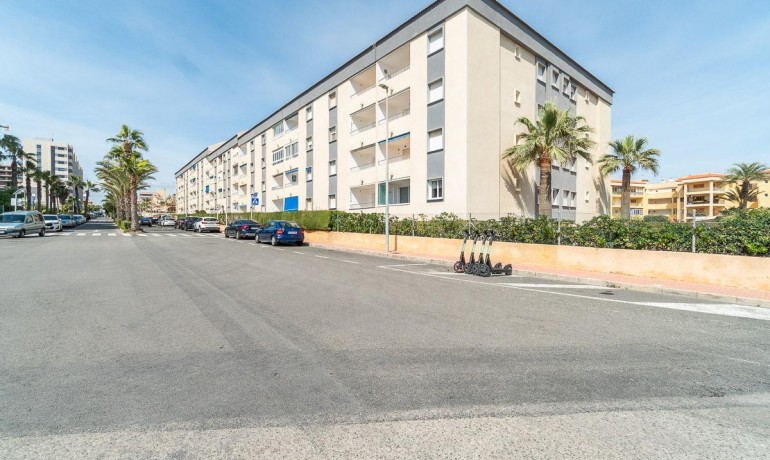 Revente - Appartement / Flat -
Torrevieja* - Rocio del mar