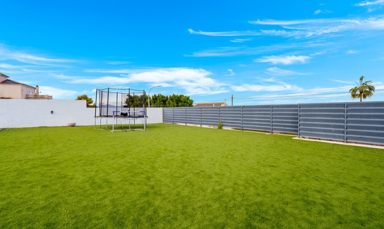 Sale - Villa -
Algorfa - Lomas de La Juliana