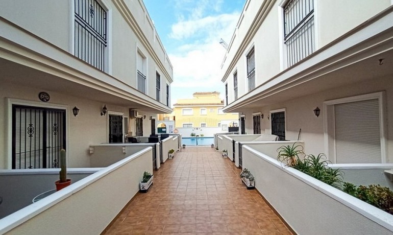Sale - Apartment / Flat -
Formentera del Segura - Formentera - Village