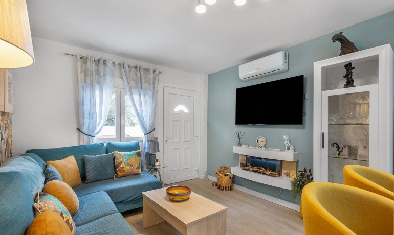 Revente - Villa -
Guardamar del Segura* - Urbanizaciones