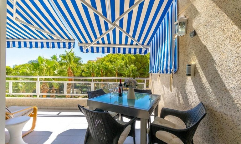 Venta - Apartamento / piso -
Dehesa de campoamor - Altos de campoamor