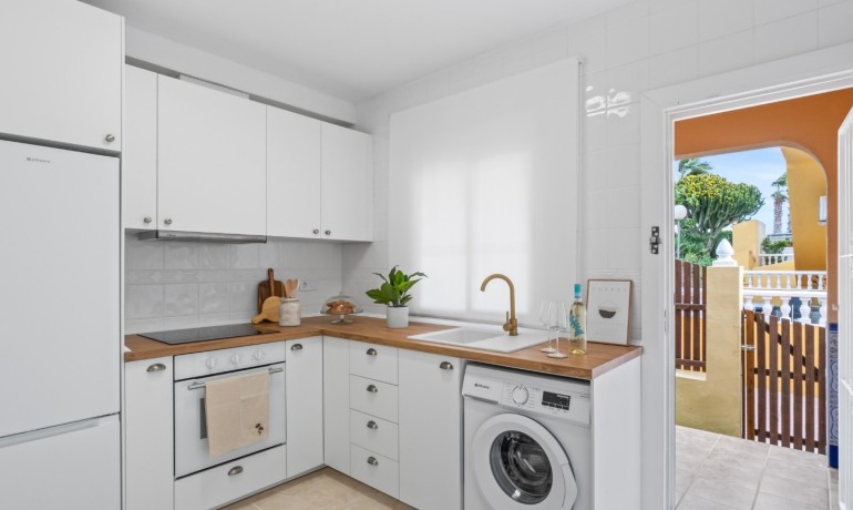 Herverkoop - Huis -
Orihuela Costa* - La Florida*