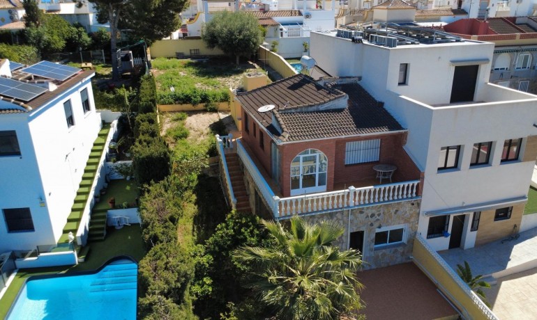Revente - Villa -
Torrevieja* - Los balcones