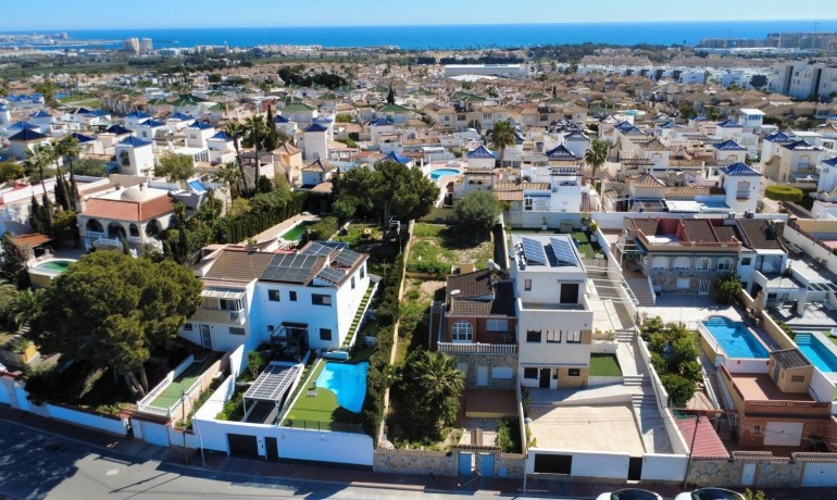 Revente - Villa -
Torrevieja* - Los balcones