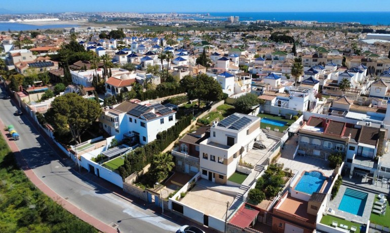 Revente - Villa -
Torrevieja* - Los balcones