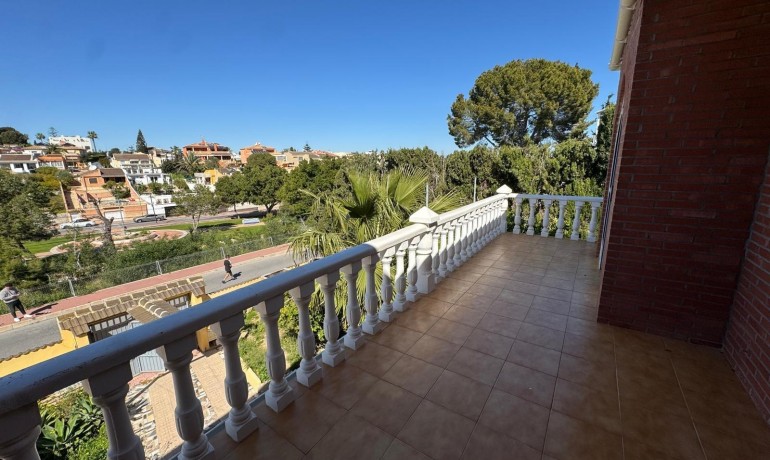 Revente - Villa -
Torrevieja* - Los balcones