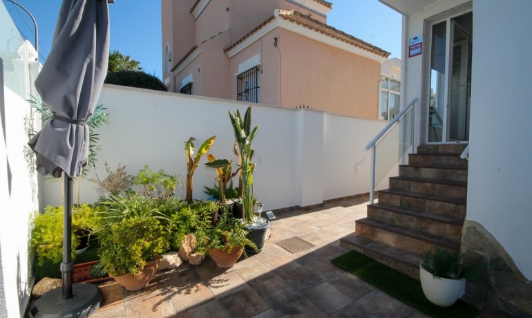 Venta - Villa -
San Miguel de Salinas - San Miguel de Salinas Alicante