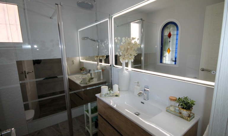 Venta - Villa -
San Miguel de Salinas - San Miguel de Salinas Alicante