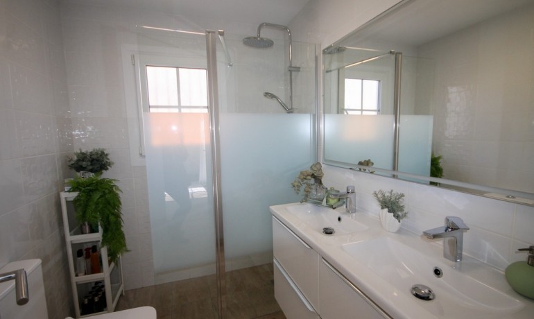 Venta - Villa -
San Miguel de Salinas - San Miguel de Salinas Alicante