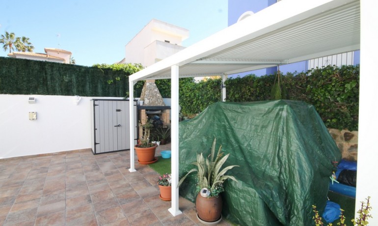 Venta - Villa -
San Miguel de Salinas - San Miguel de Salinas Alicante