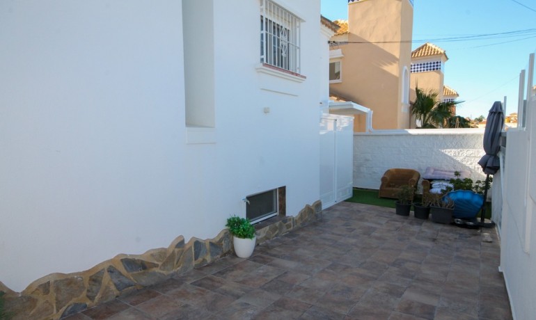 Venta - Villa -
San Miguel de Salinas - San Miguel de Salinas Alicante