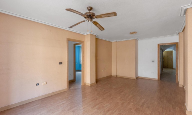Revente - Appartement / Flat -
Torrevieja* - Habaneras