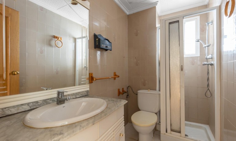 Revente - Appartement / Flat -
Torrevieja* - Habaneras