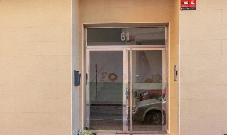 Revente - Appartement / Flat -
Torrevieja* - Habaneras