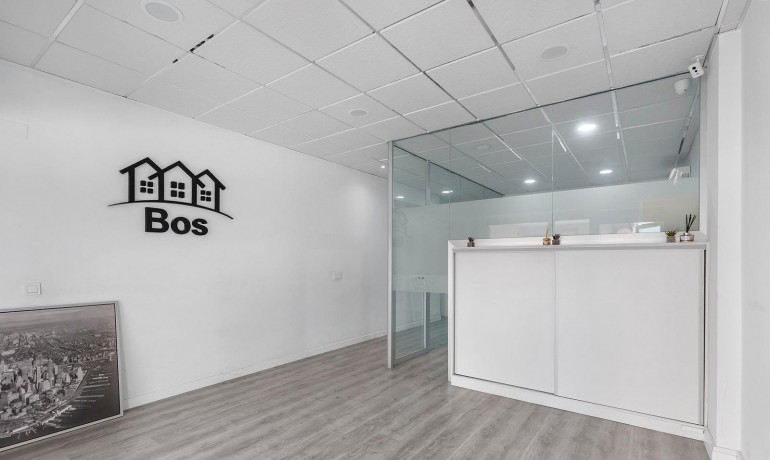 Revente - Commercial -
Torrevieja* - La Mata pueblo