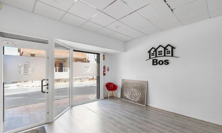 Revente - Commercial -
Torrevieja* - La Mata pueblo