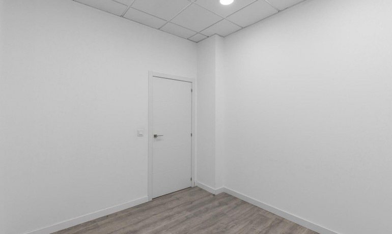 Revente - Commercial -
Torrevieja* - La Mata pueblo