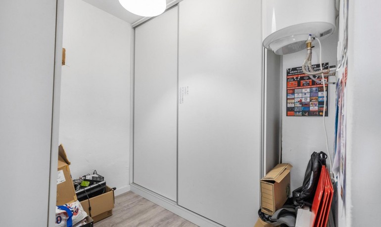 Revente - Commercial -
Torrevieja* - La Mata pueblo