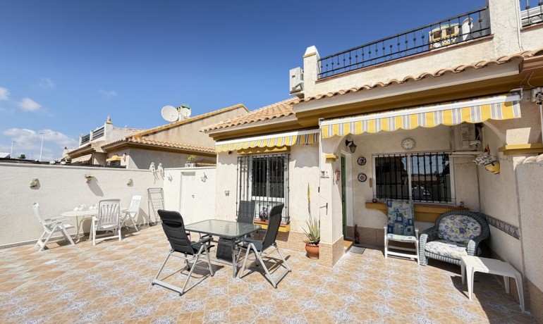 Sale - Apartment / Flat -
La Zenia