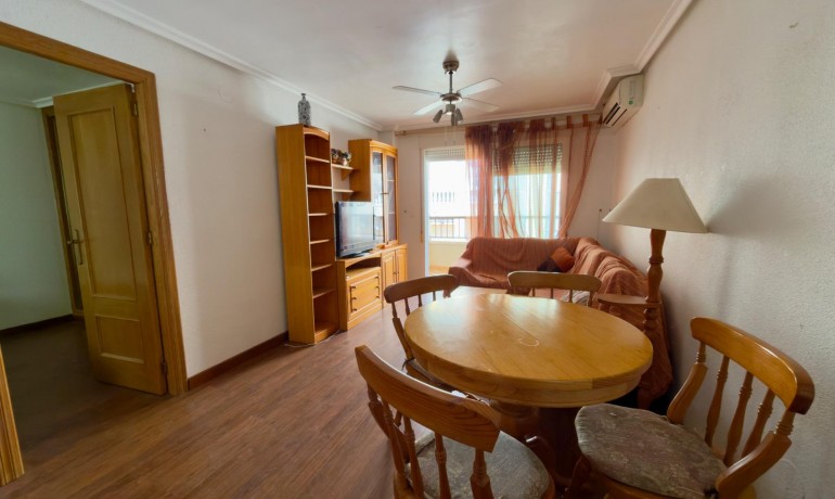 Sale - Apartment / Flat -
Torrevieja - Torrevieja - Centre