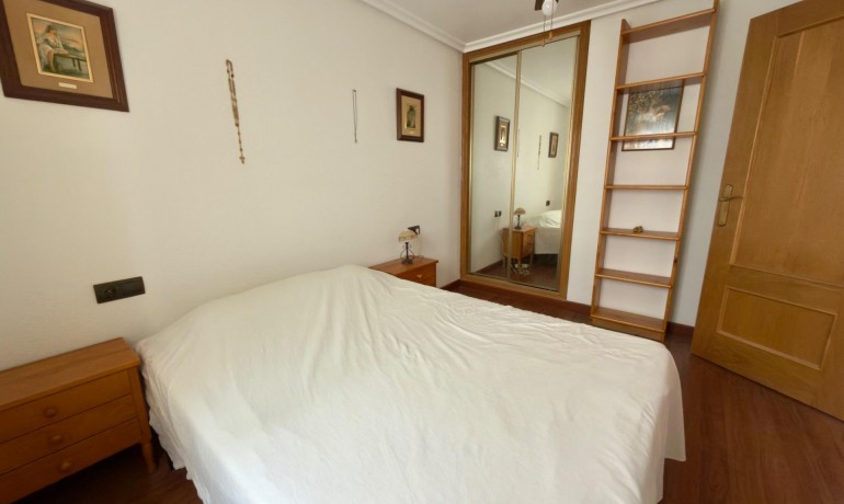 Sale - Apartment / Flat -
Torrevieja - Torrevieja - Centre