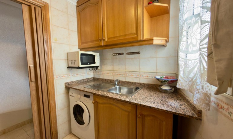 Sale - Apartment / Flat -
Torrevieja - Torrevieja - Centre