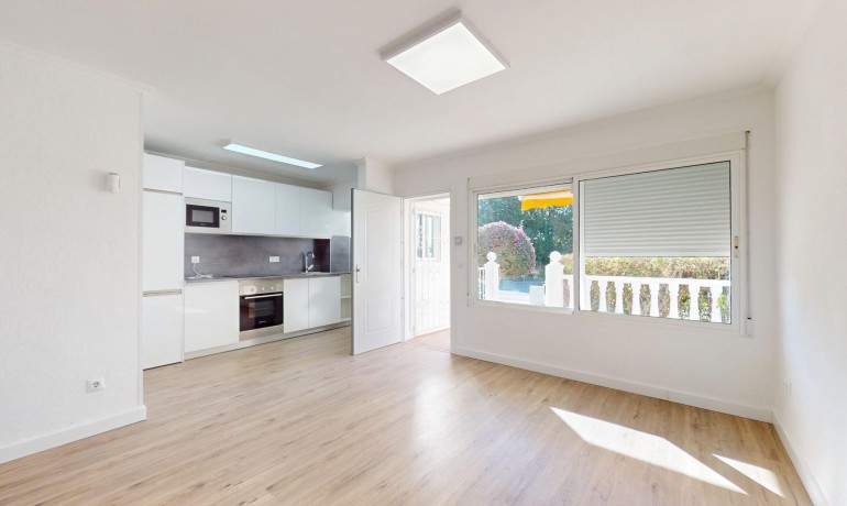 Sale - Apartment / Flat -
Orihuela Costa - Villamartin