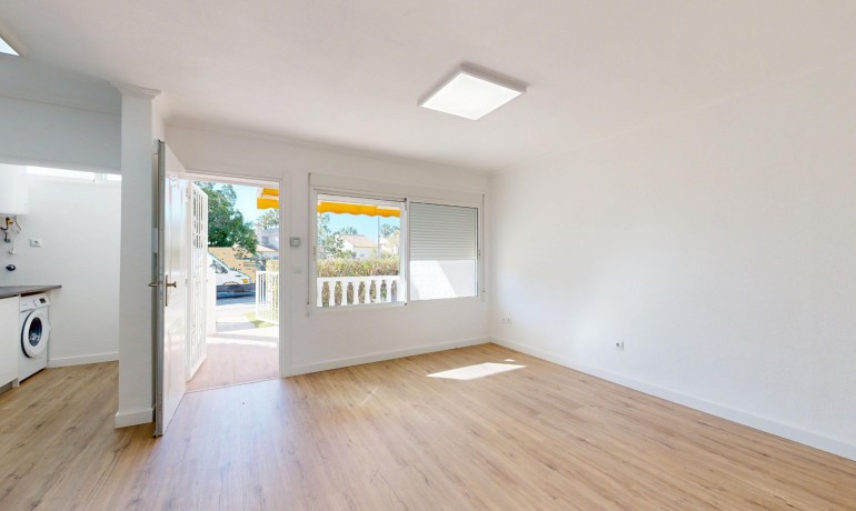 Sale - Apartment / Flat -
Orihuela Costa - Villamartin