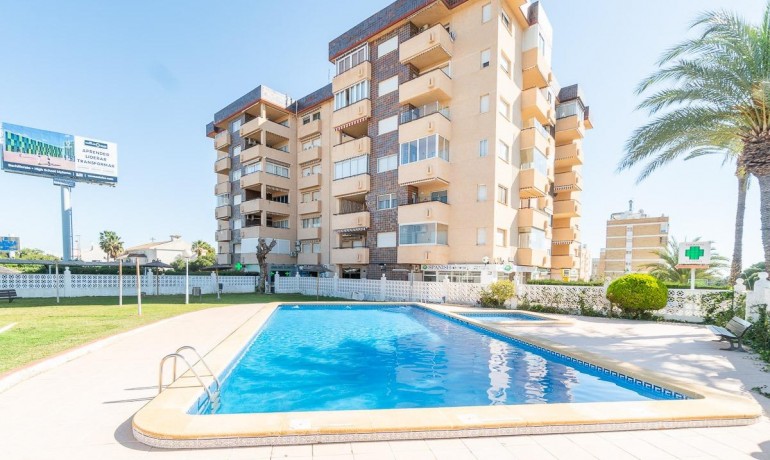 Sale - Apartment / Flat -
Orihuela Costa* - La Zenia