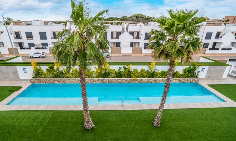 Venta - Apartamento / piso -
LO PAGÁN