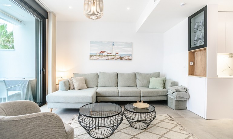 Venta - Apartamento / piso -
LO PAGÁN