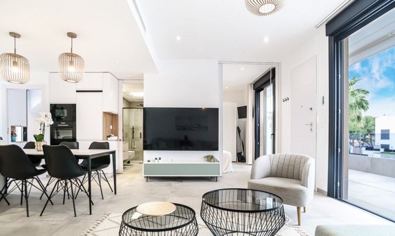 Venta - Apartamento / piso -
LO PAGÁN